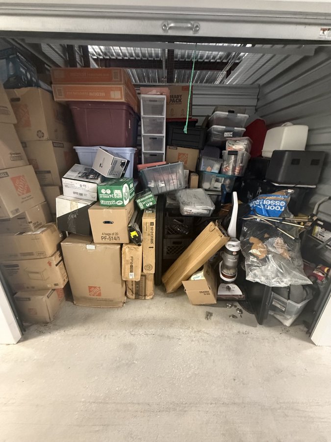 8 x 10 storage unit in Oxon Hill, MD