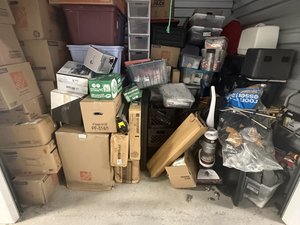 8 x 10 storage unit in Oxon Hill, MD