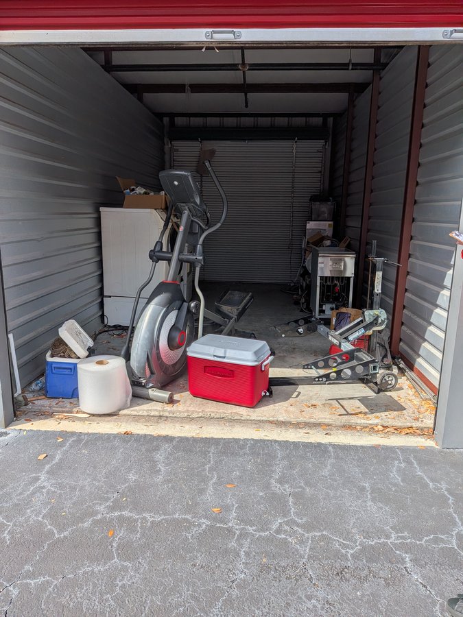 10 x 20 storage unit in Orlando, FL