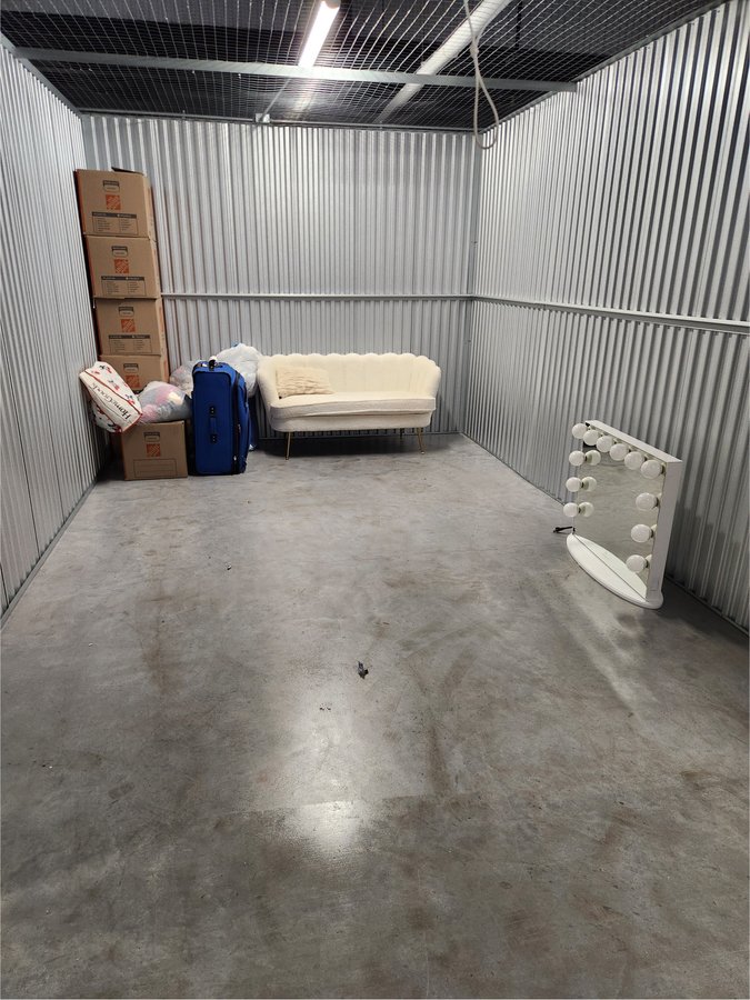 10 x 15 storage unit in Bohemia, NY