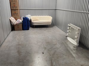 10 x 15 storage unit in Bohemia, NY
