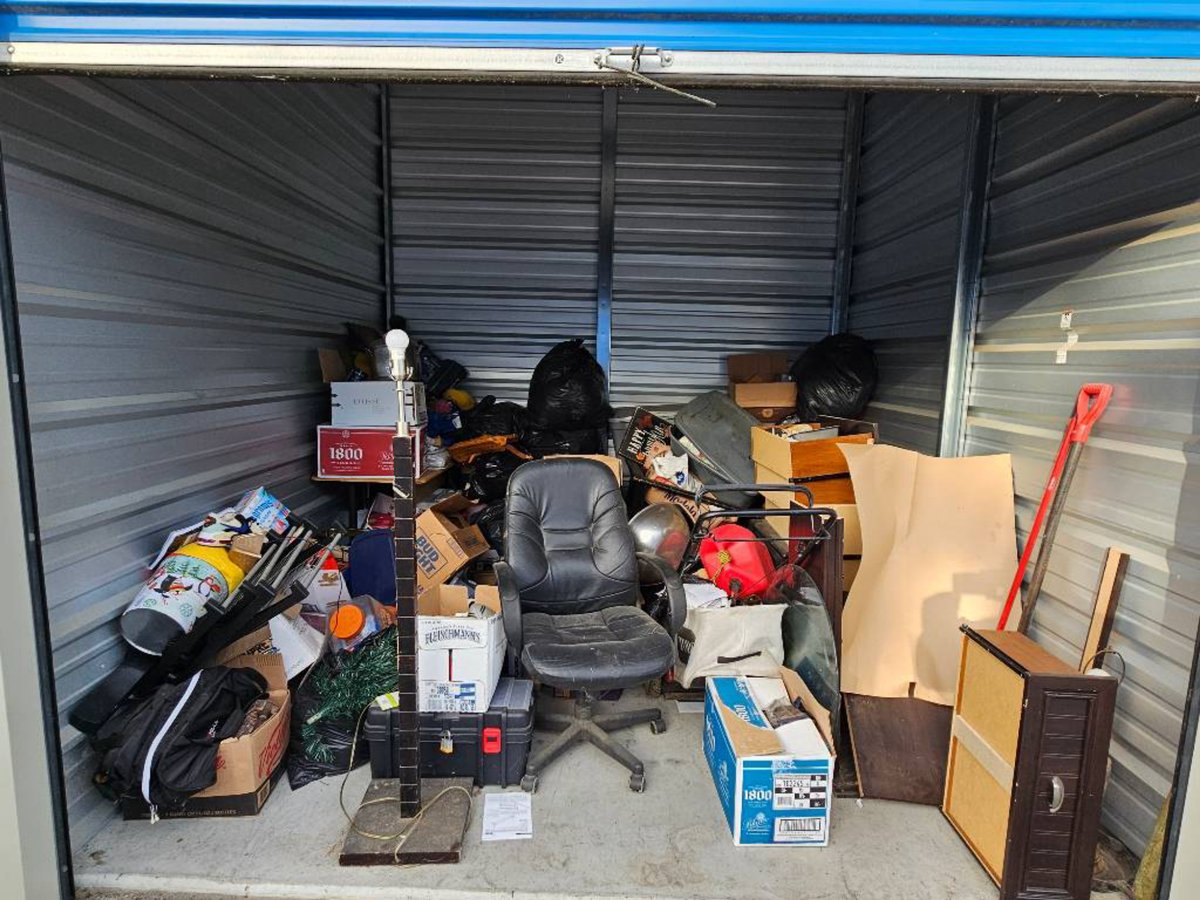 10 x 10 storage unit in Indianapolis, IN