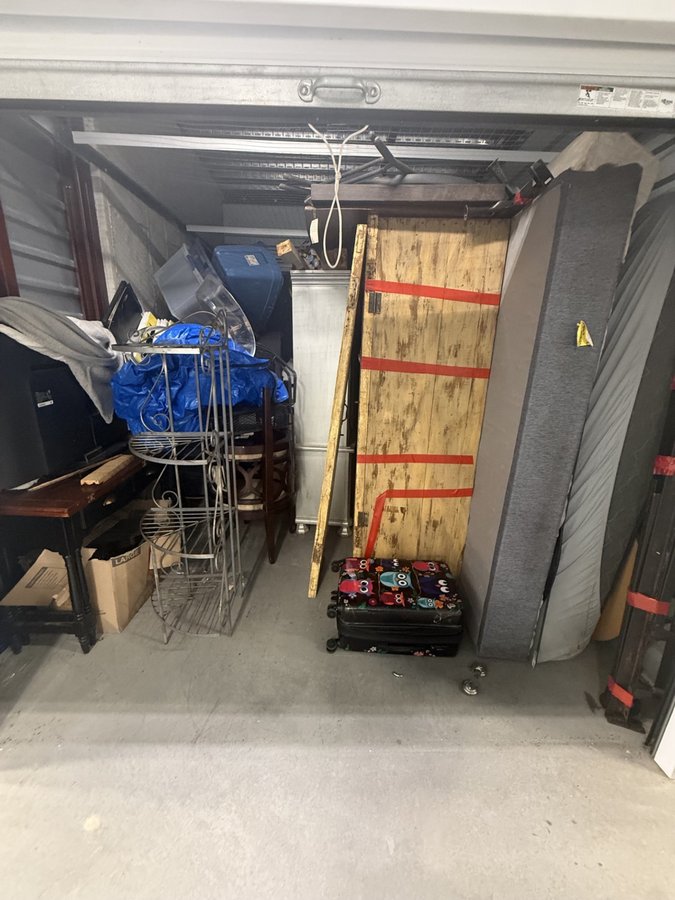 10 x 15 storage unit in Oxon Hill, MD