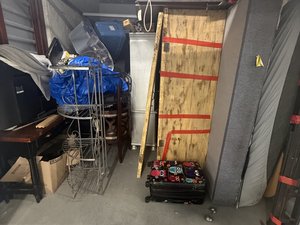 10 x 15 storage unit in Oxon Hill, MD
