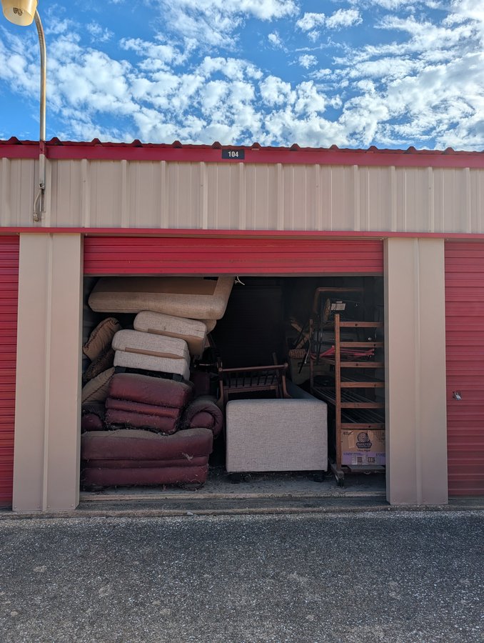 10 x 24 storage unit in Palestine, TX