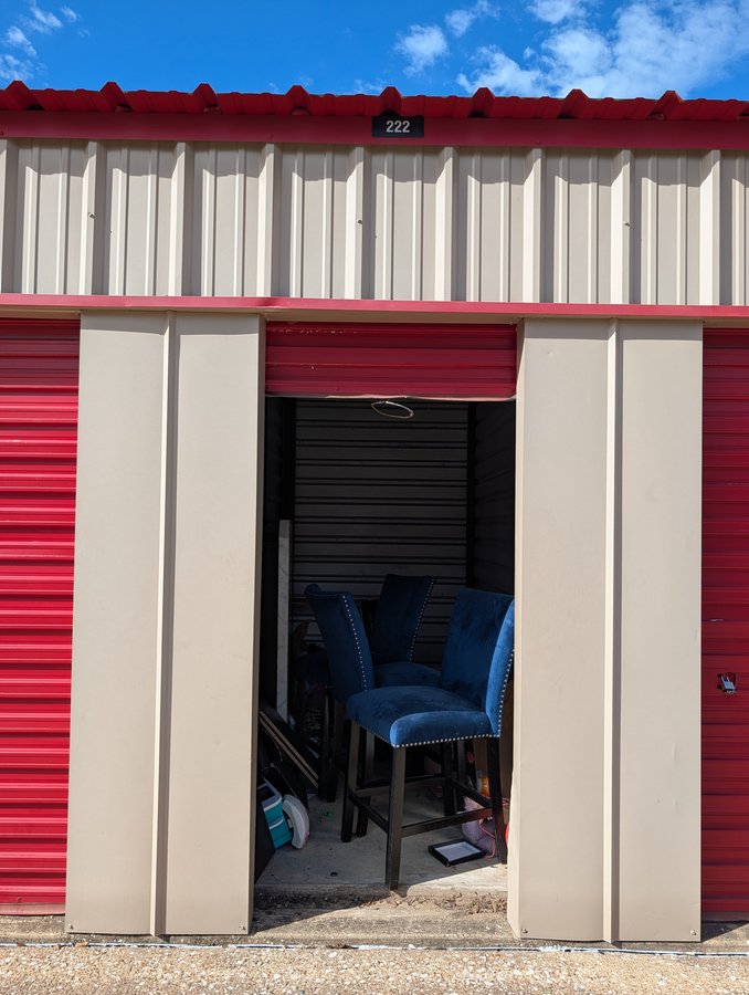 5 x 10 storage unit in Palestine, TX