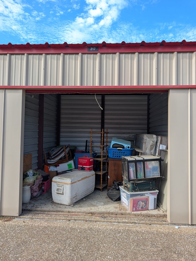 10 x 10 storage unit in Palestine, TX