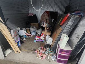 10 x 10 storage unit in Los Angeles, CA