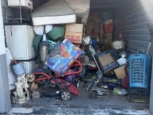 10 x 20 storage unit in West Palm Beach, FL