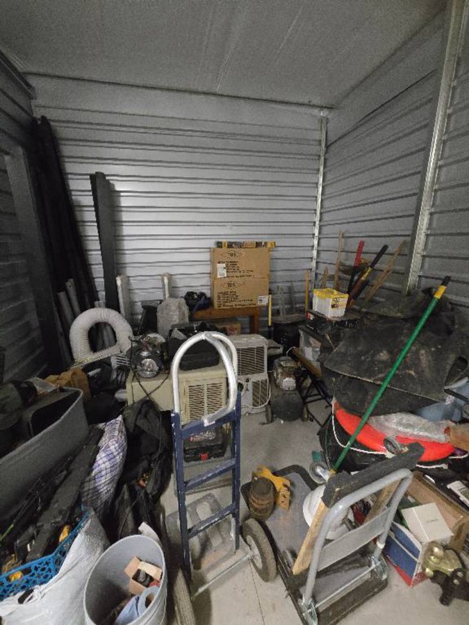 10 x 10 storage unit in El Paso, TX
