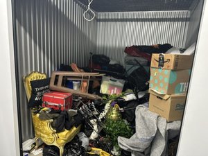 7 x 10 storage unit in Dearborn, MI