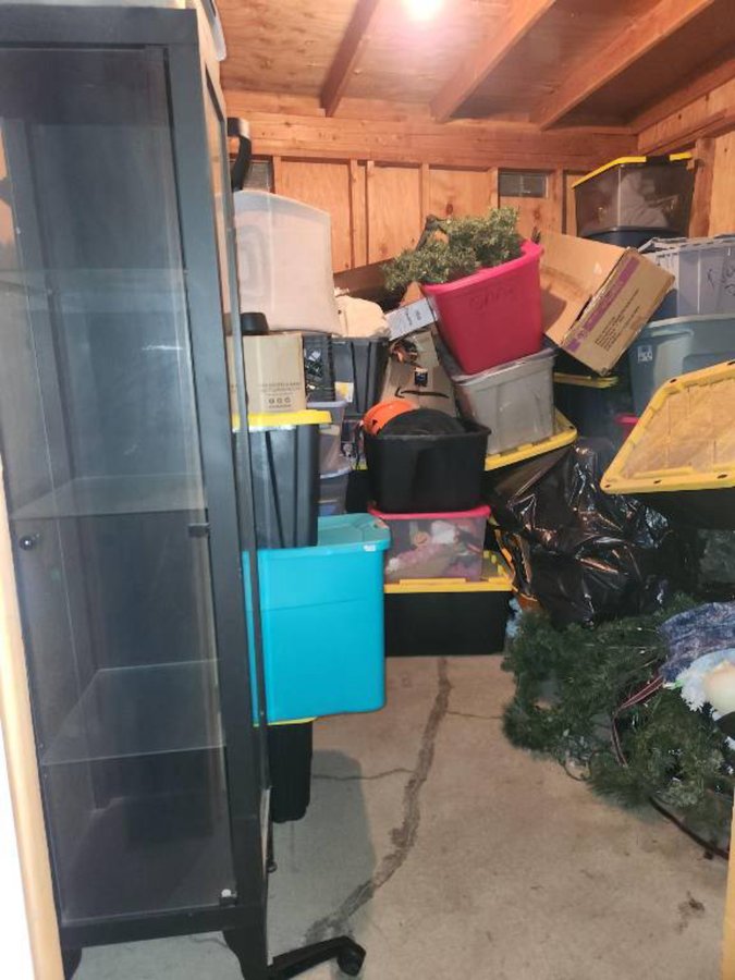 10 x 10 storage unit in Manteca, CA