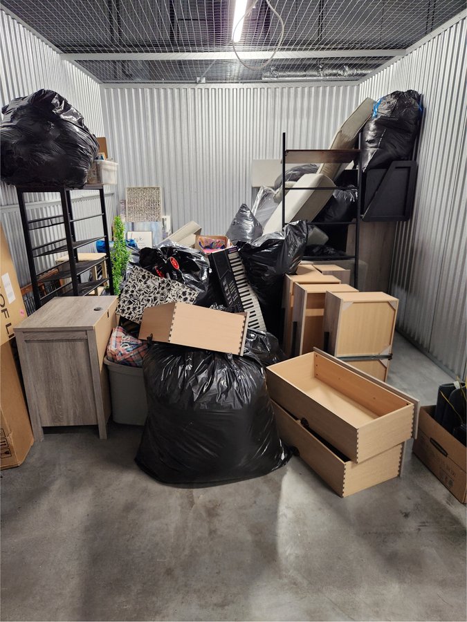 10 x 15 storage unit in Bohemia, NY