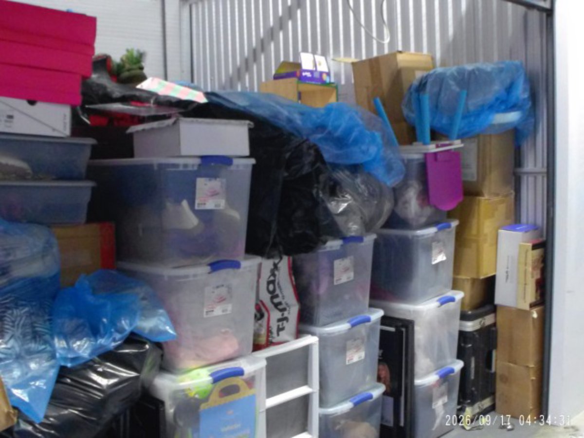10 x 10 storage unit in Bronx, NY