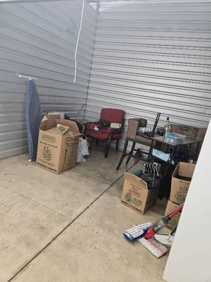 10 x 10 storage unit in Byron, GA