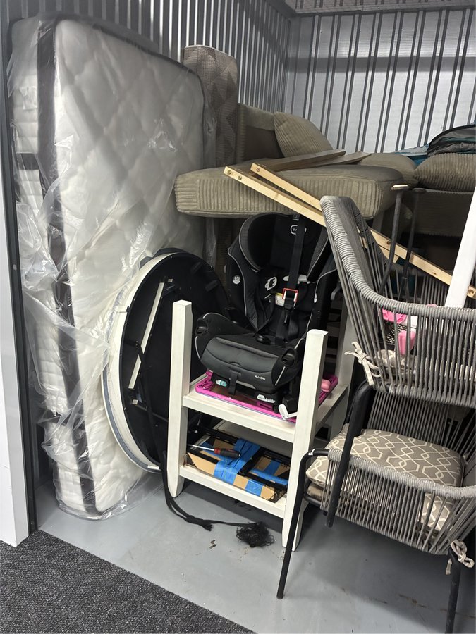 10 x 10 storage unit in Rockville, MD