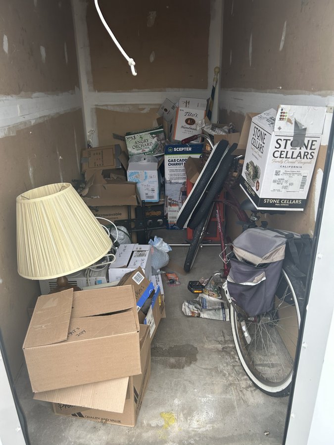 5 x 10 storage unit in Middle River, MD