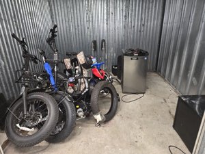 10 x 10 storage unit in Hyattsville, MD
