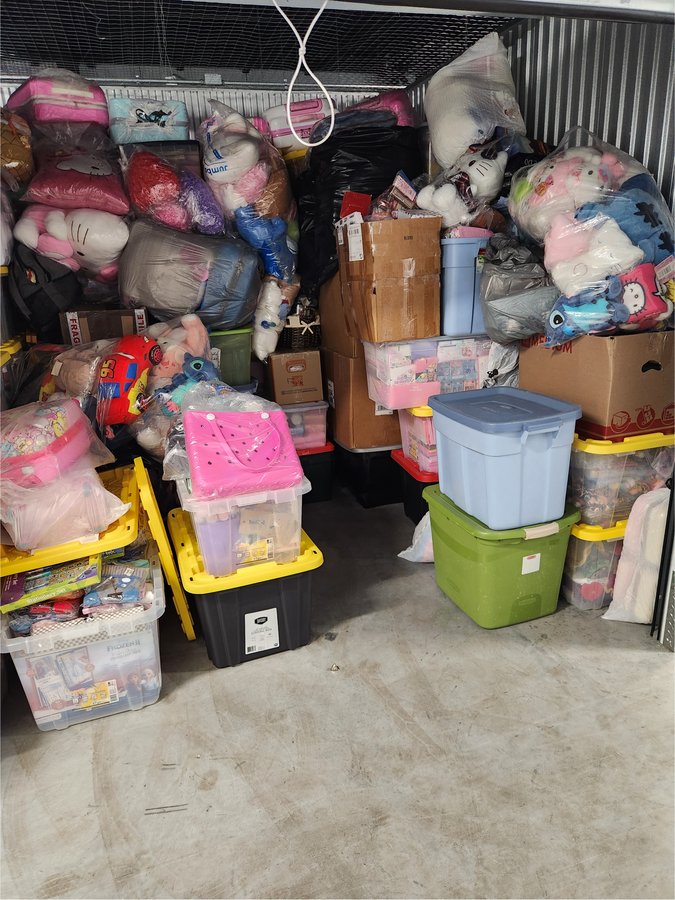 10 x 10 storage unit in Bohemia, NY