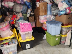 10 x 10 storage unit in Bohemia, NY