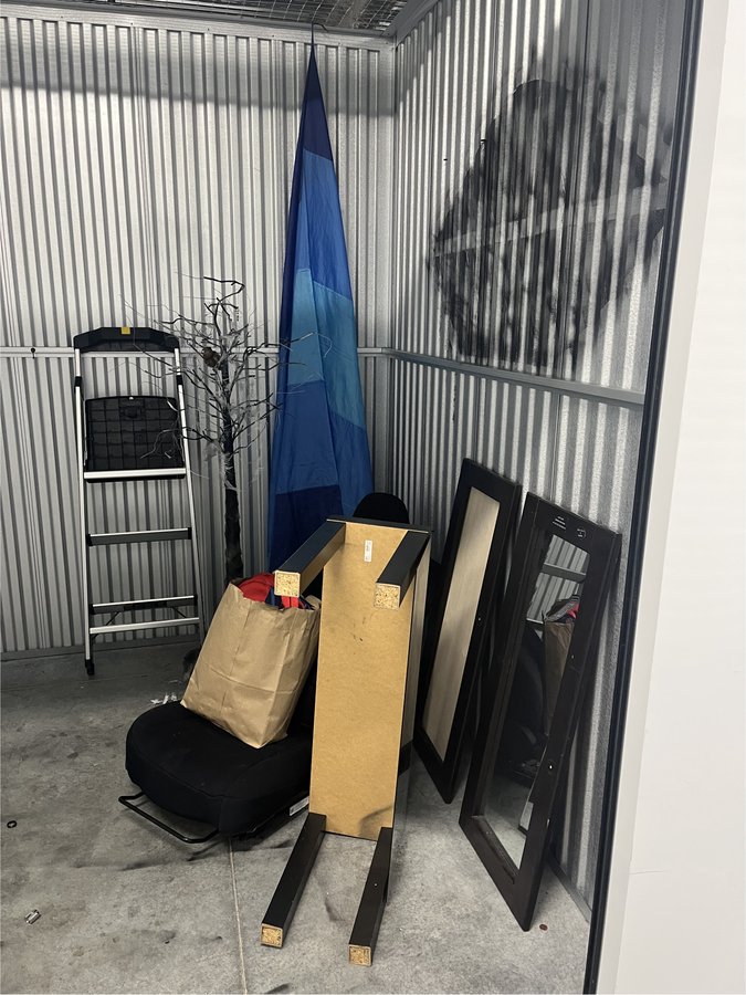 8 x 10 storage unit in Los Angeles, CA