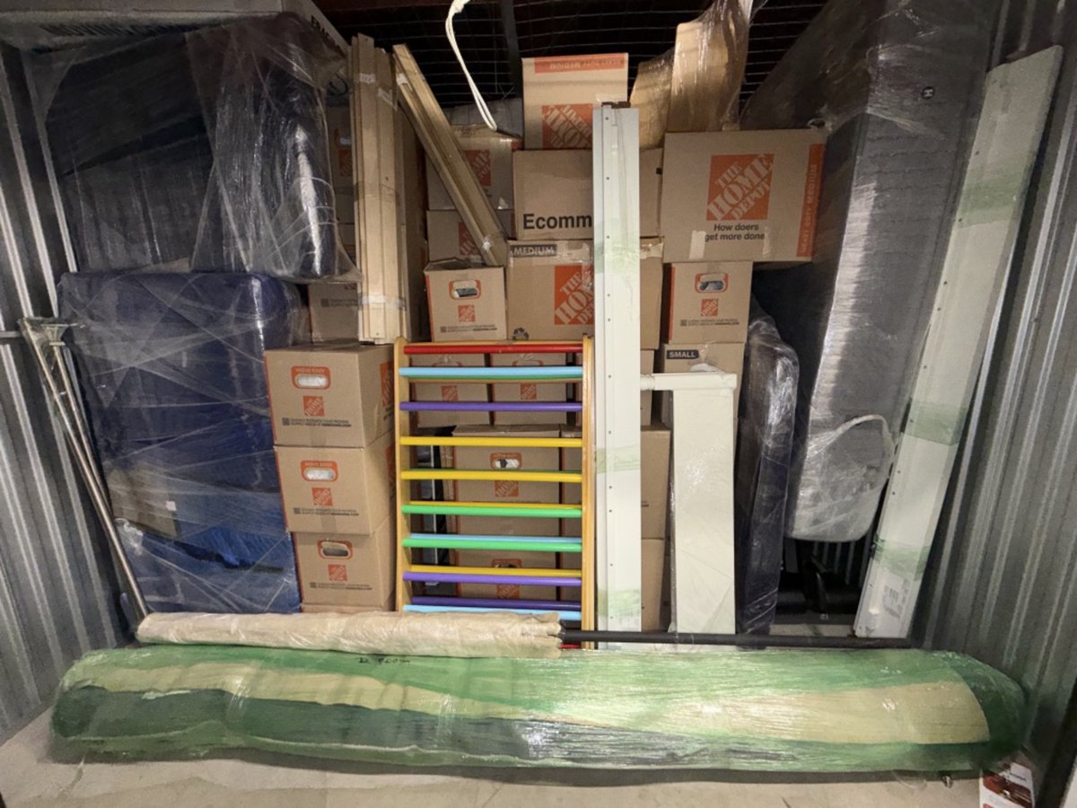 10 x 20 storage unit in Westlake Village, CA