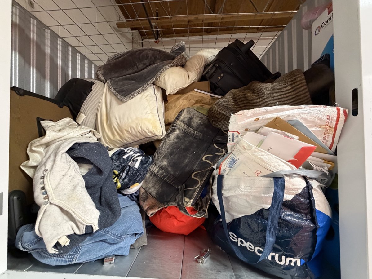 5 x 4 storage unit in Westlake Village, CA