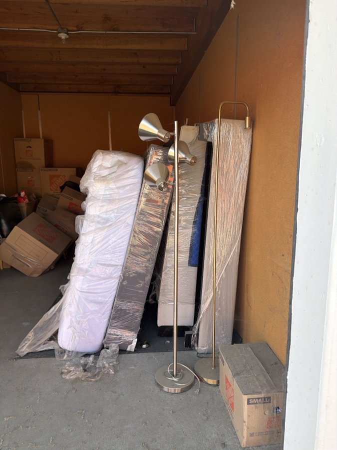 10 x 20 storage unit in West Sacramento, CA