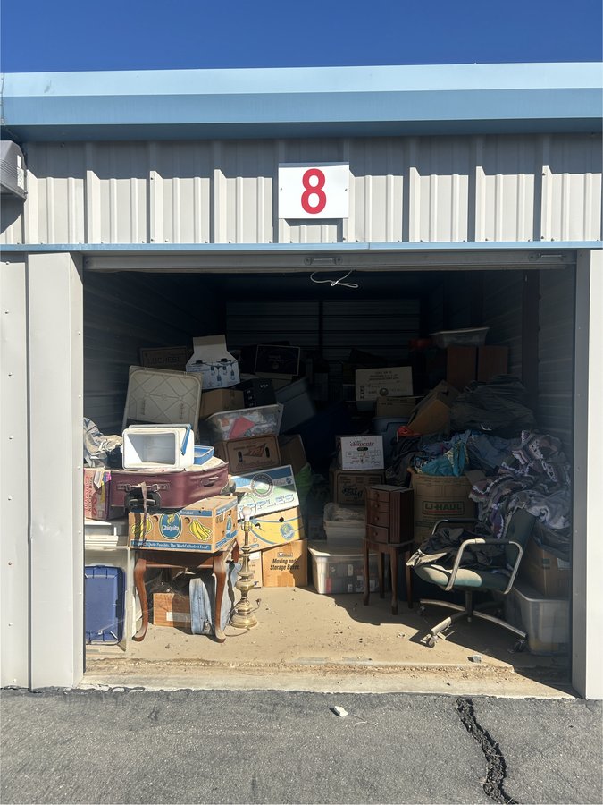 10 x 20 storage unit in Victorville, CA