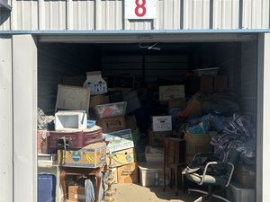 10 x 20 storage unit in Victorville, CA