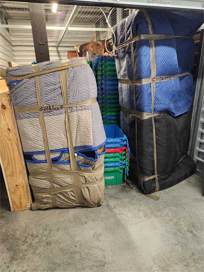 10 x 20 storage unit in Bohemia, NY
