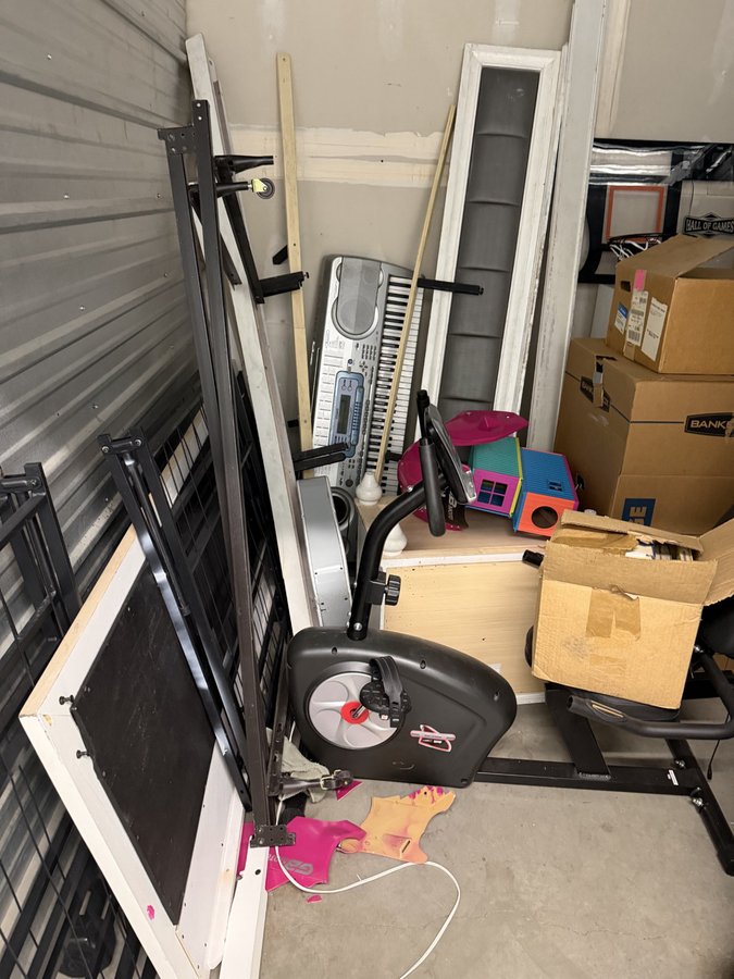 10 x 10 storage unit in Sparks, NV