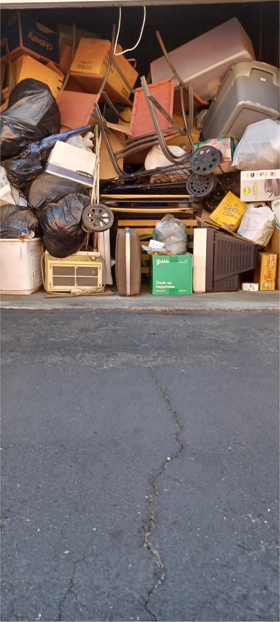 10 x 15 storage unit in Sacramento, CA