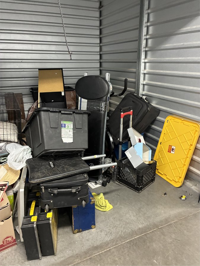 10 x 10 storage unit in Henderson, NV