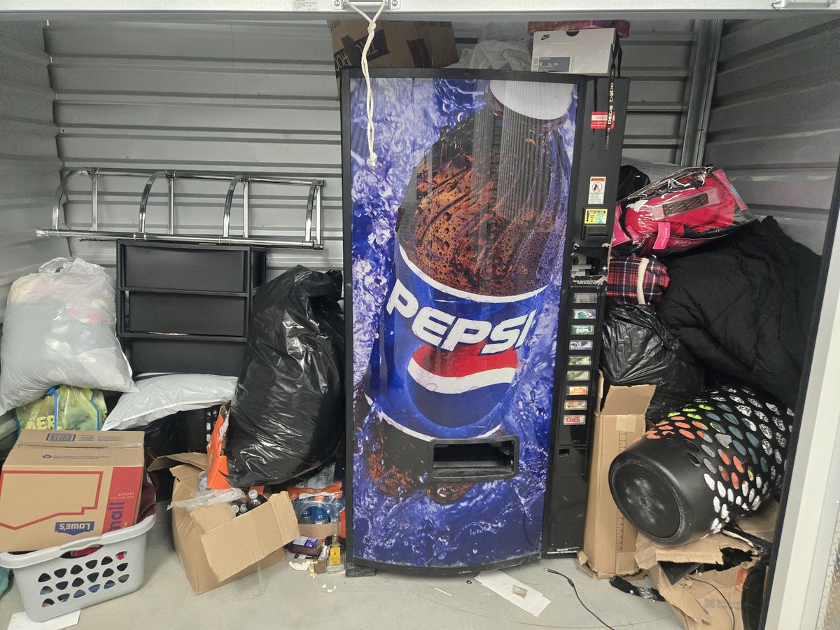 10 x 5 storage unit in New Castle, DE