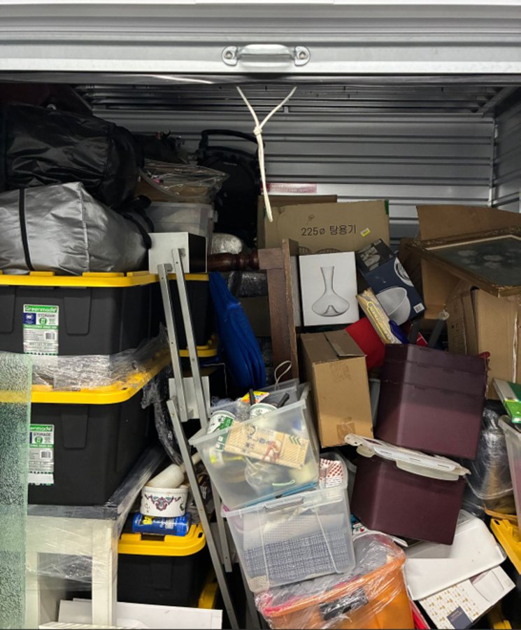 10 x 10 storage unit in Irvine, CA