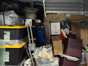 10 x 10 storage unit in Irvine, CA