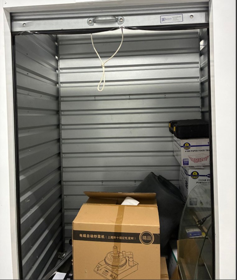 5 x 5 storage unit in Irvine, CA