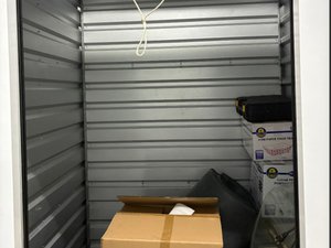 5 x 5 storage unit in Irvine, CA