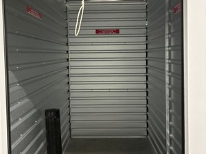 5 x 10 storage unit in Irvine, CA