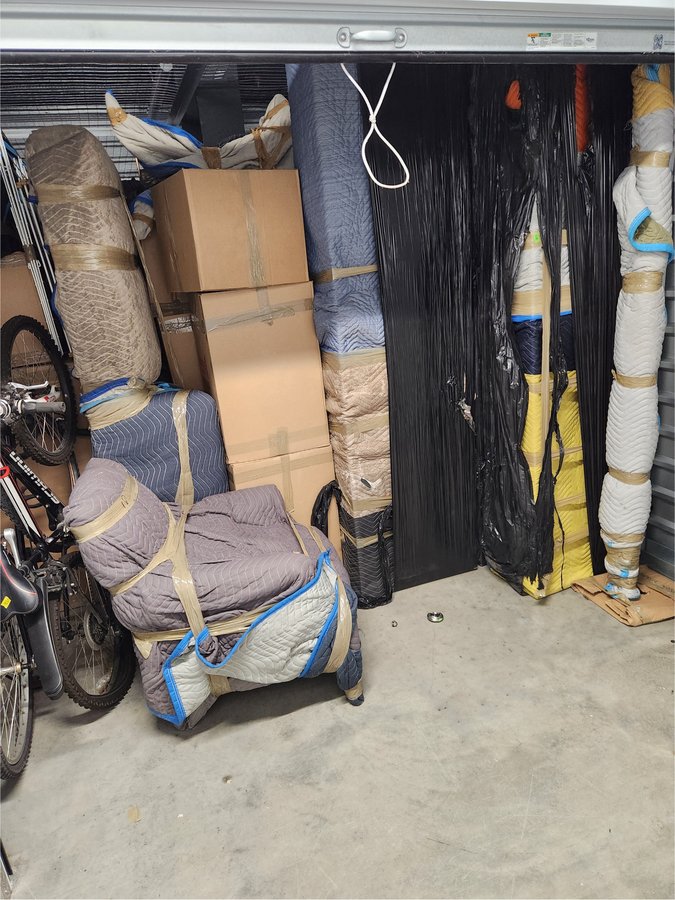 10 x 20 storage unit in Bohemia, NY