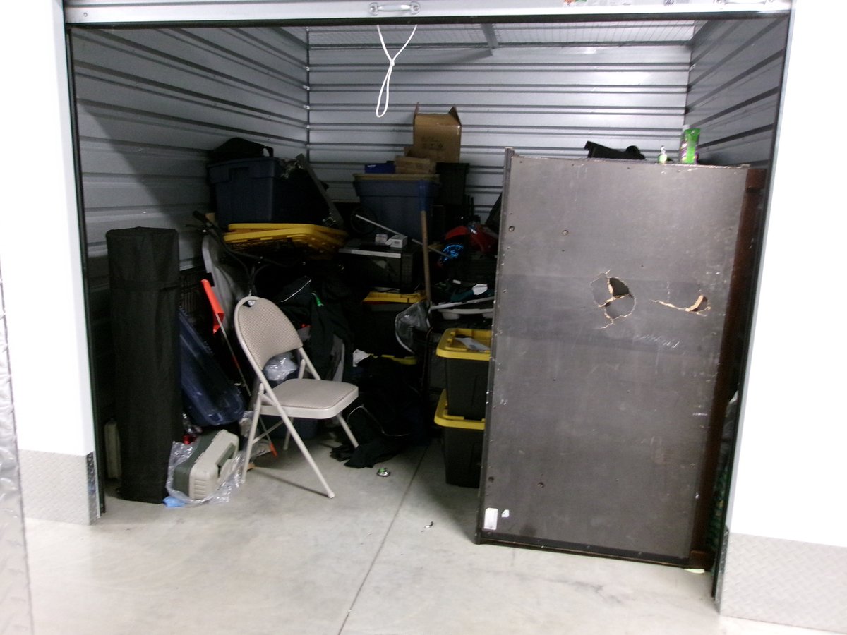 10 x 10 storage unit in Bohemia, NY