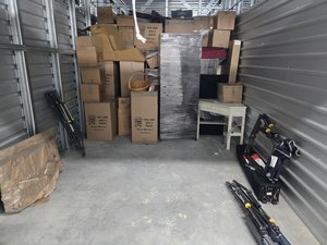 10 x 30 storage unit in New Castle, DE