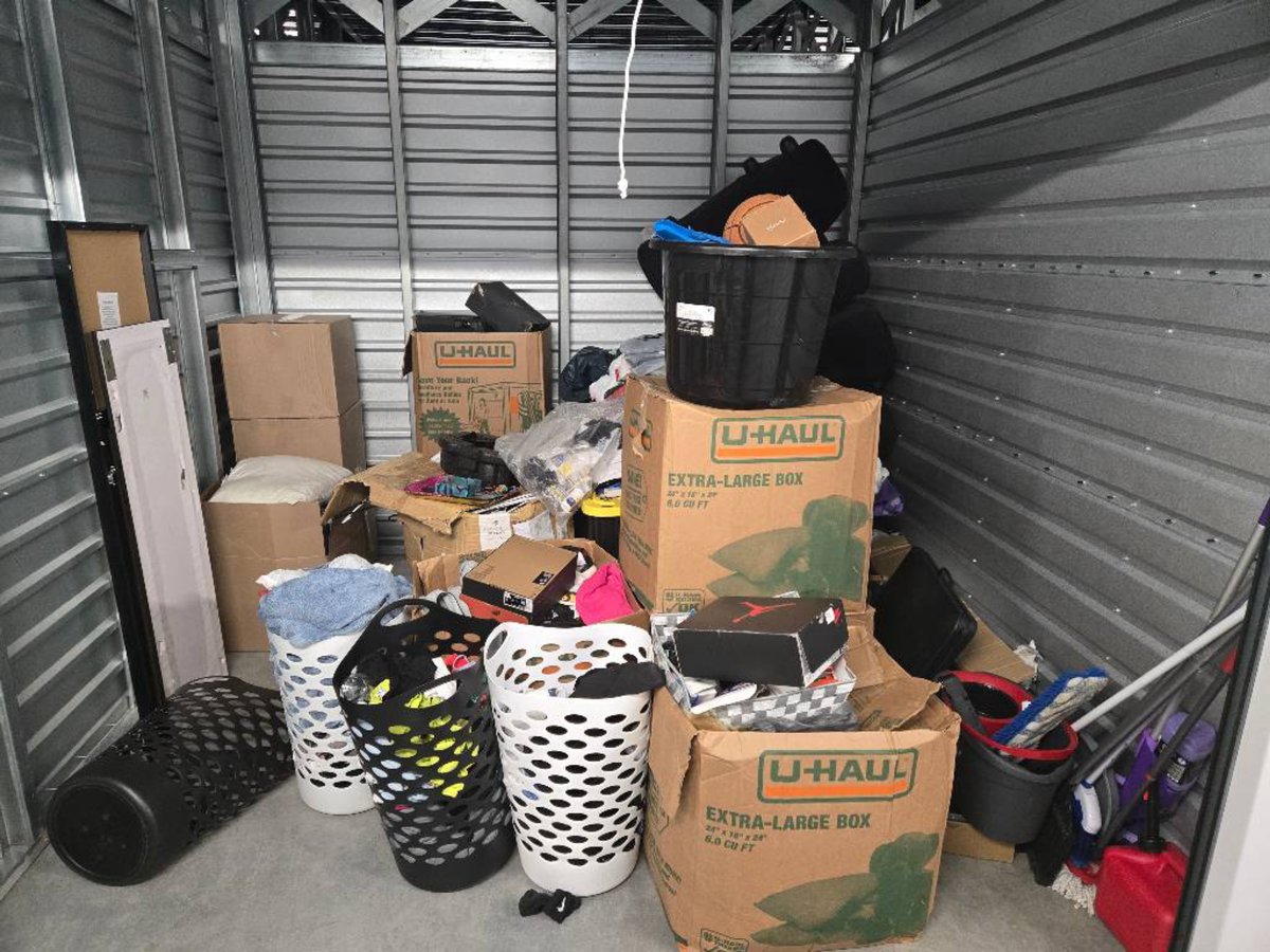 10 x 10 storage unit in Savannah, GA