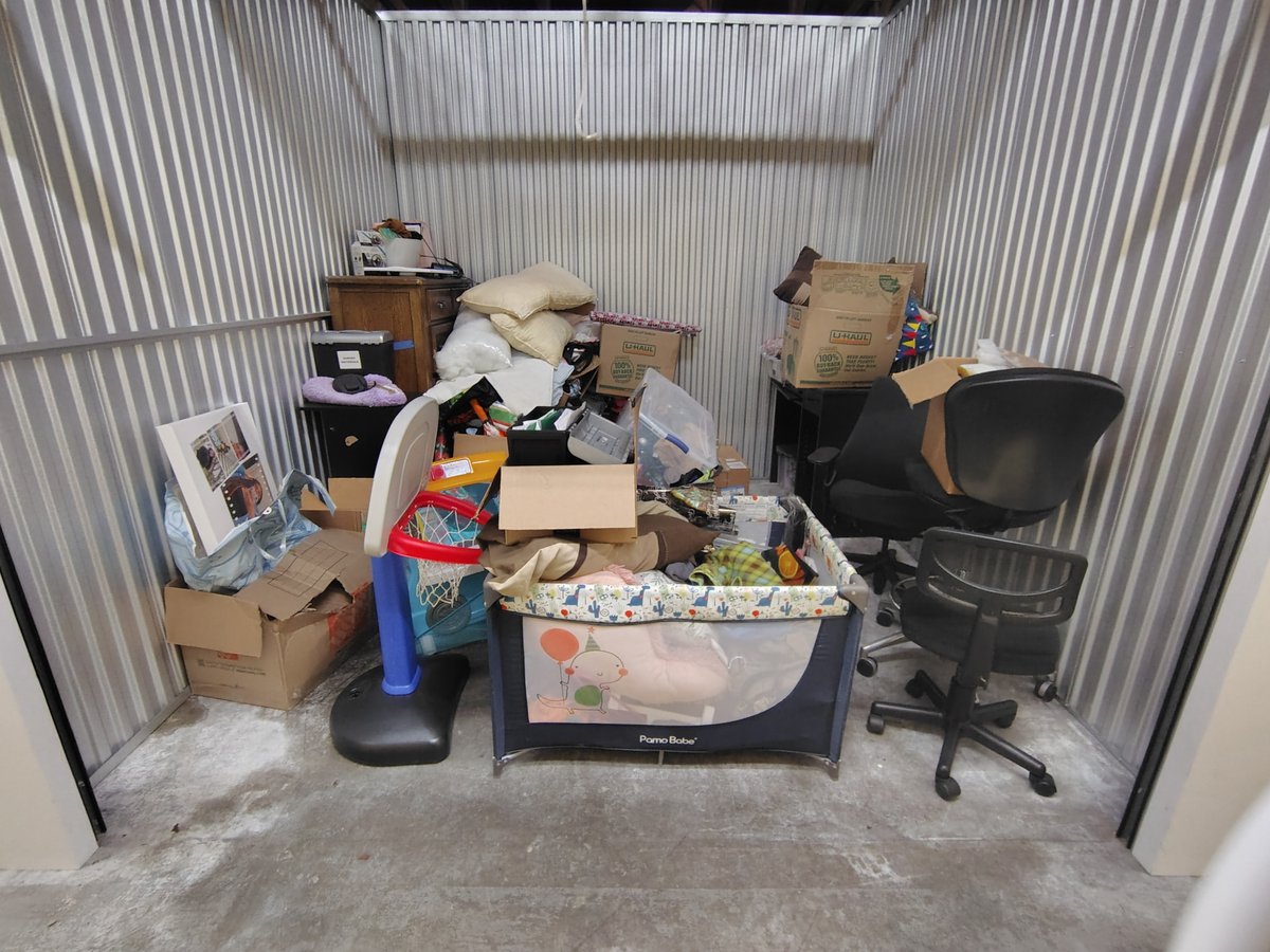 10 x 10 storage unit in Federal Way, WA
