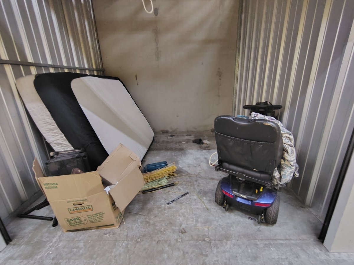 10 x 10 storage unit in Federal Way, WA