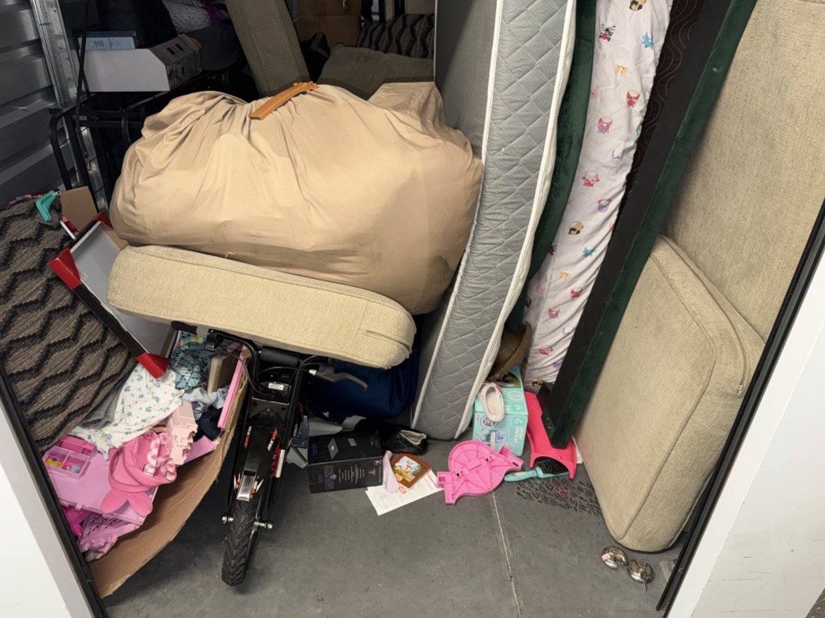 7 x 11 storage unit in Phoenix, AZ