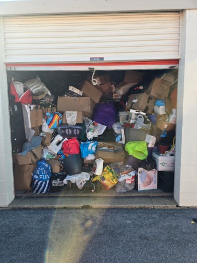 10 x 10 storage unit in East Hazel Crest, IL