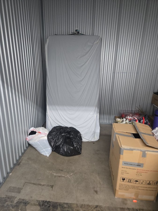 10 x 10 storage unit in Lancaster, PA
