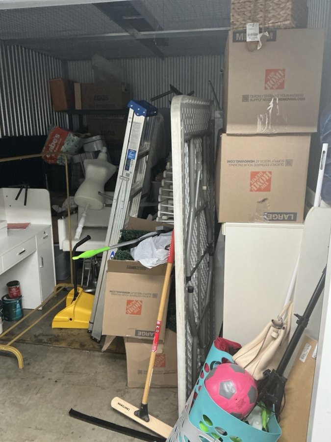 10 x 15 storage unit in Lancaster, PA